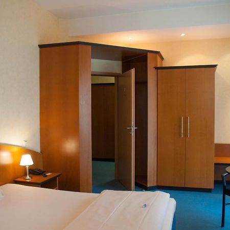 Hotel Stadt Puettlingen Exterior photo